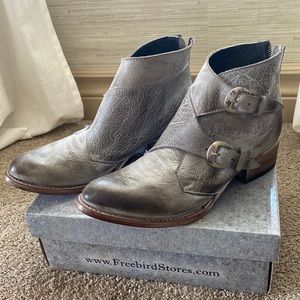 Freebird saga grey size 10